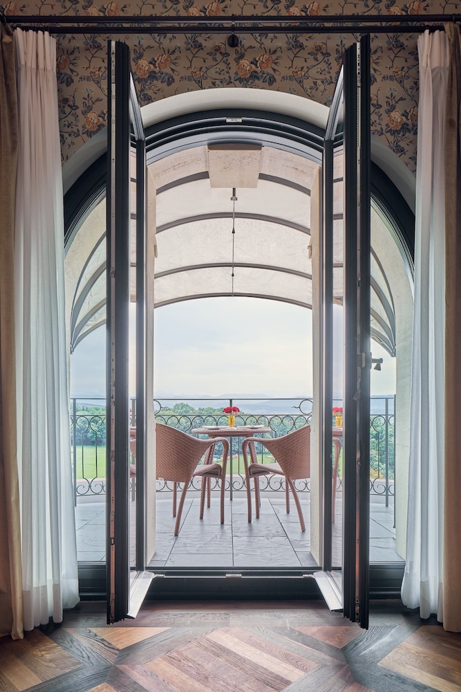 Deluxe Suite, Panoramic View, Partially Balcony, Livingroom, Whirlpool, Butler,Spa Access(12 years+) - Photo 5