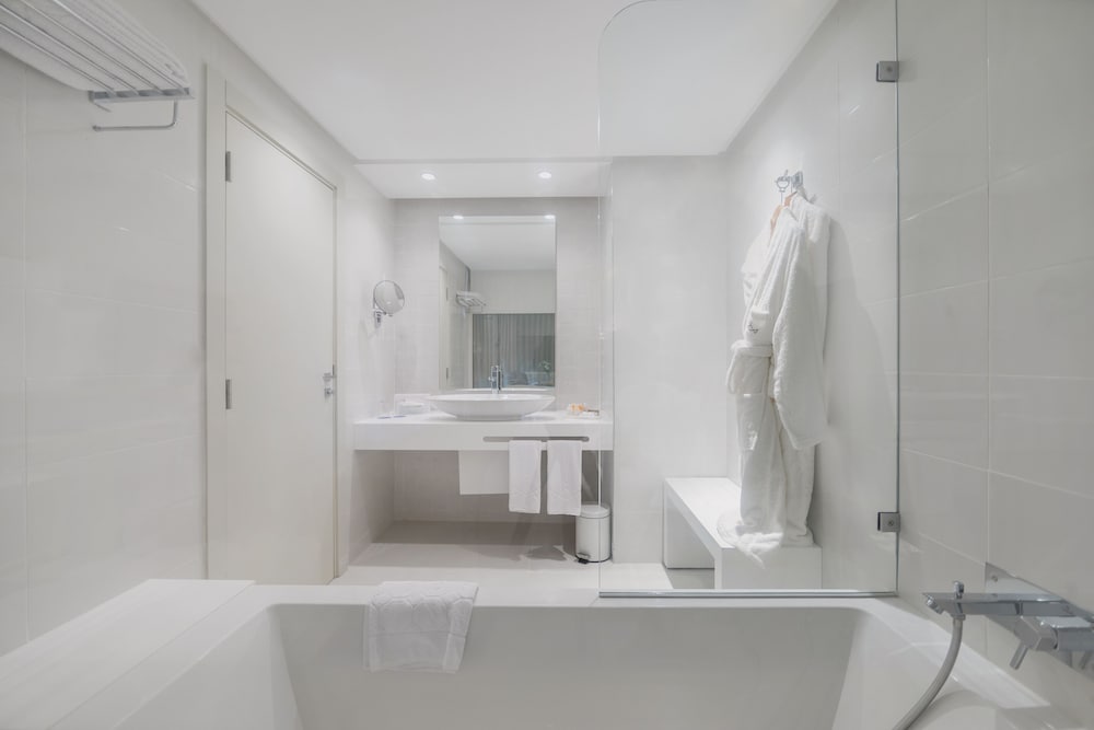 Premium Single Room, Garden View
