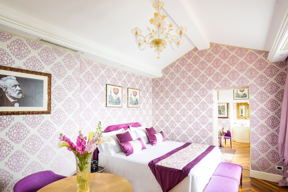 Signature Suite, Lagoon View (Jules Verne)