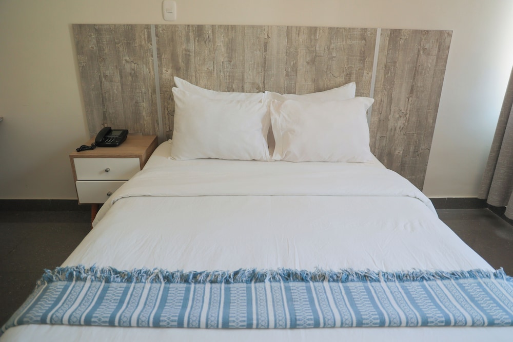City Room photo 1
