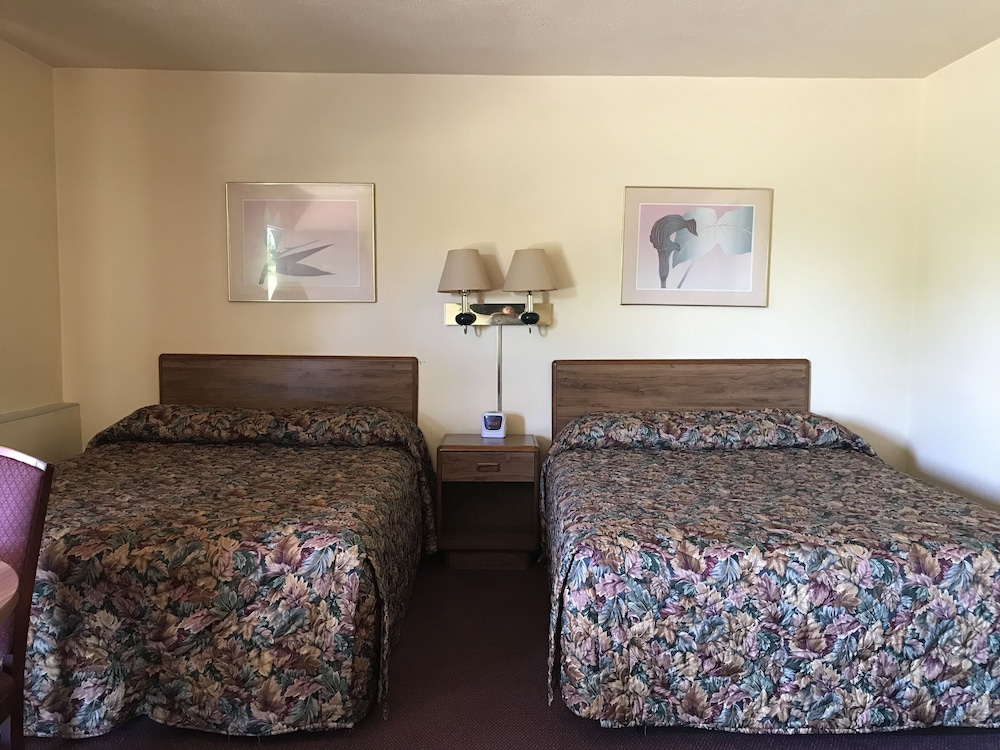 Room, 2 Queen Beds, Smoking, Refrigerator & Microwave