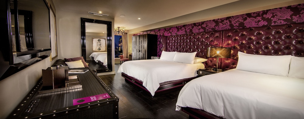 Classic 2 Queen Beds Non Smoking photo 2