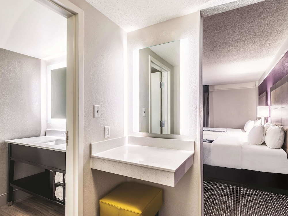 Suite, 1 Bedroom, Non Smoking - Photo 4