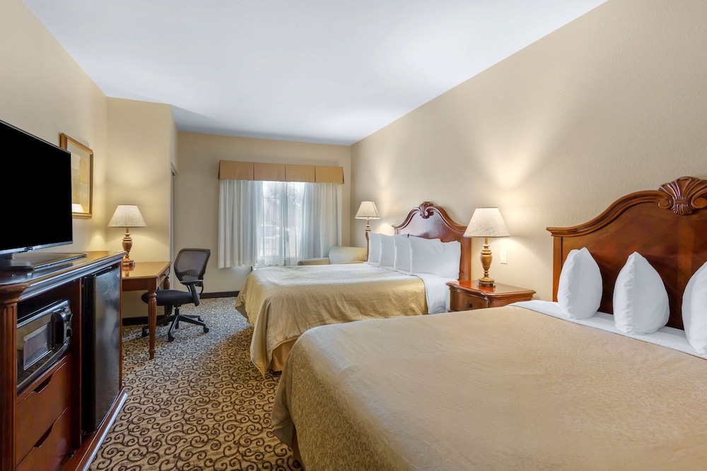 Suite, Multiple Beds, Accessible, Non Smoking (with Sofabed) photo 1