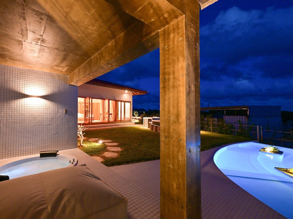 Luxury Villa photo 3