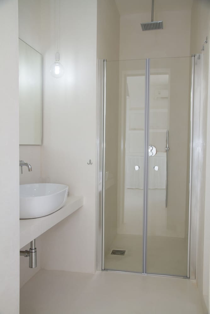 Triple Room, Kitchenette photo 3
