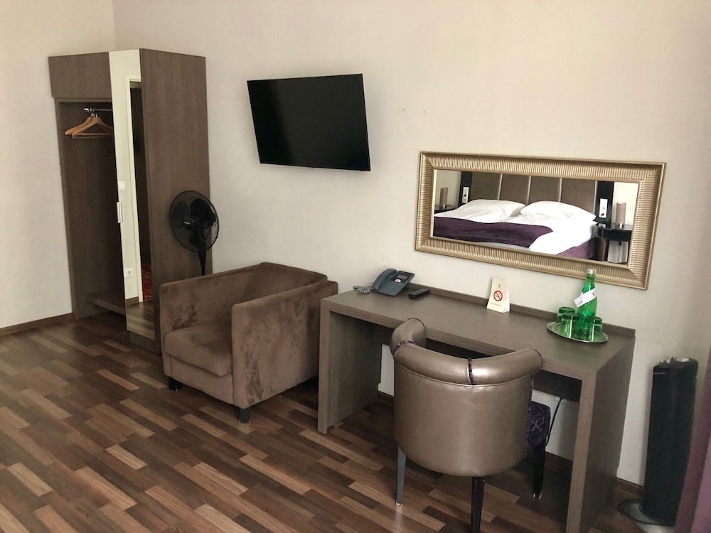 Comfort Triple Room photo 3