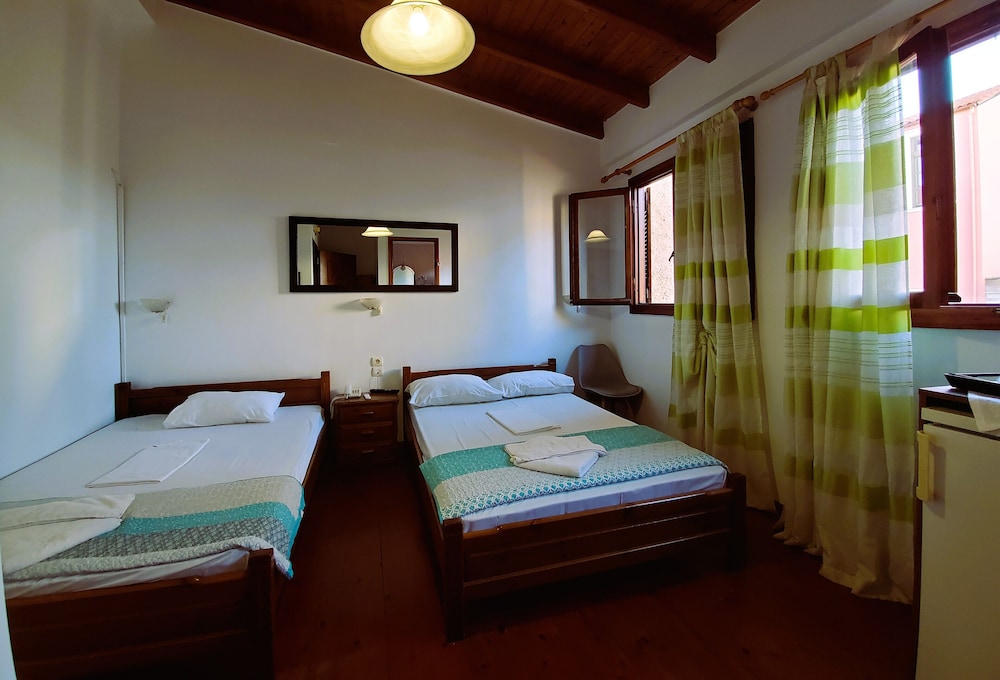 Budget Triple Room - Photo 2