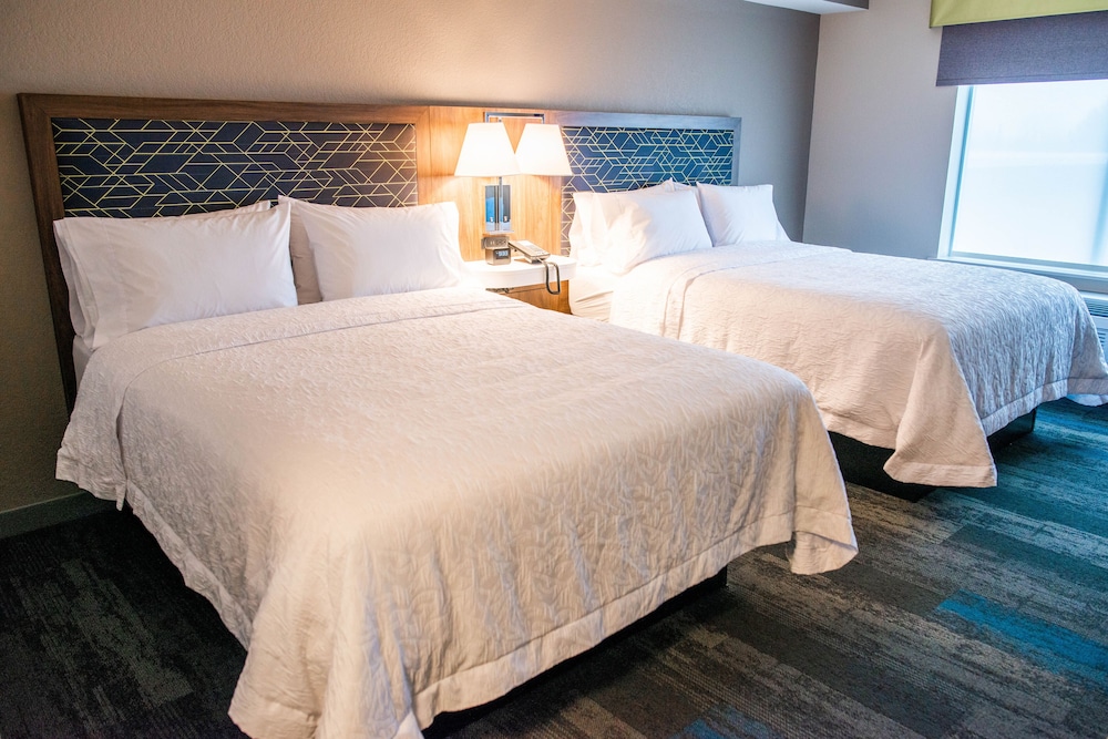 Room, 2 Queen Beds, Accessible (Mobility & Hearing, Roll-In Shower) - Photo 3