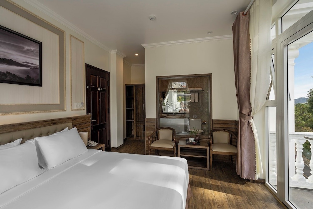 Deluxe Double Room, Courtyard View photo 3