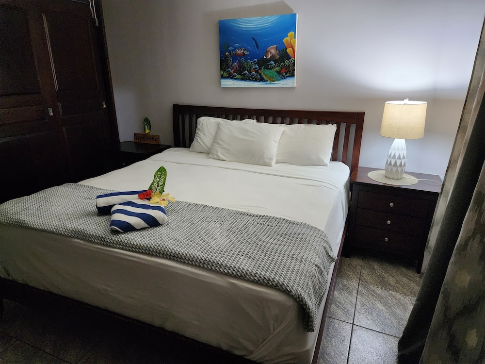 Luxury Room, 1 King Bed, Poolside photo 2