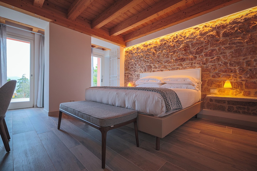 Junior Suite, Terrace, Lake View
