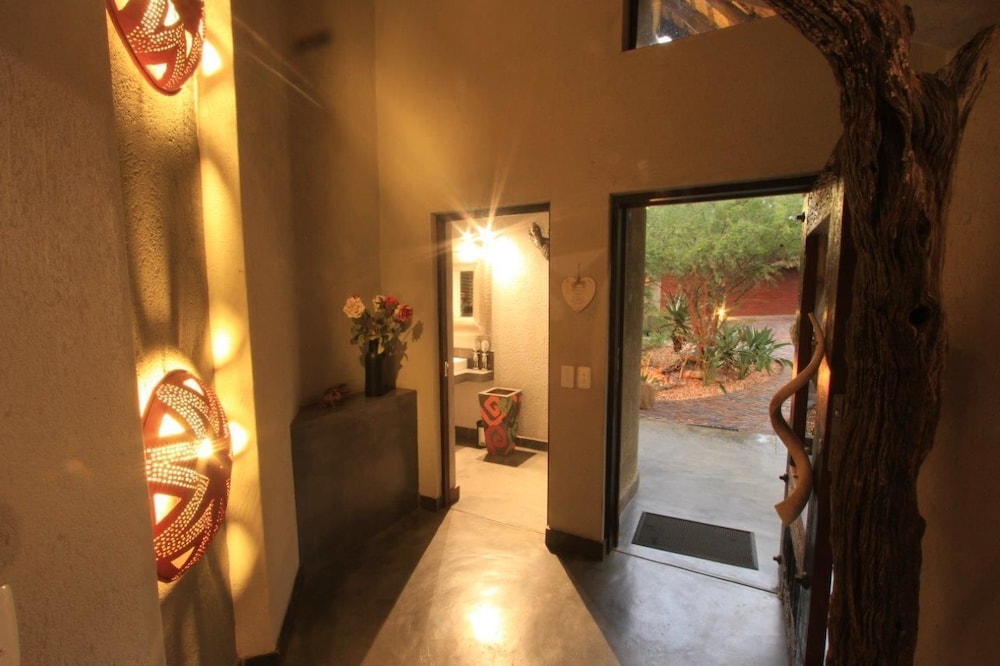 Luxury House photo 2