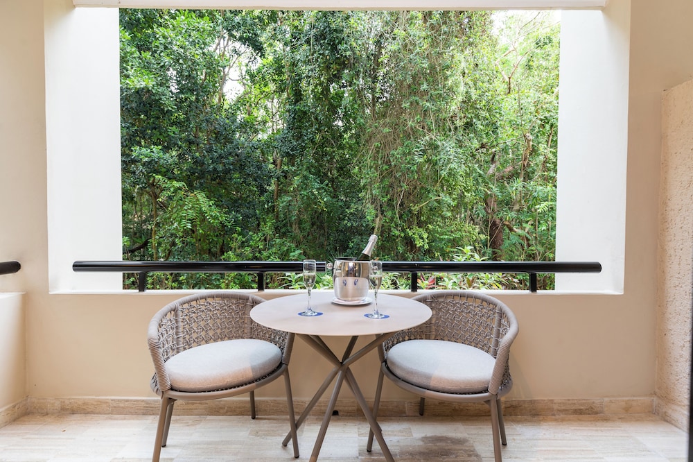 Family Selection Junior Suite Garden View (Up to 2 kids FREE under 17years) - Photo 6