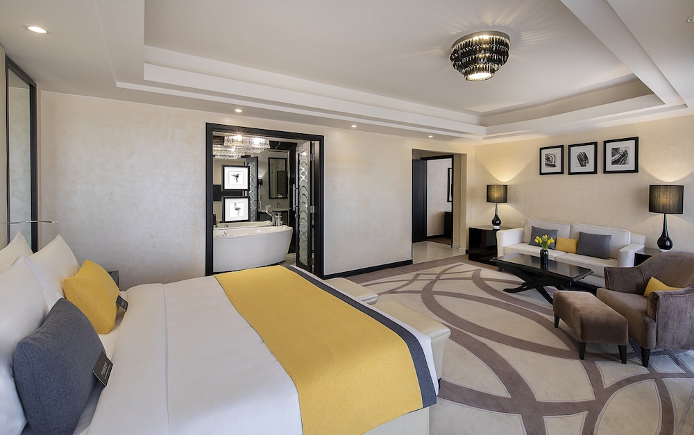 Royal Suite, 2 Bedrooms - Photo 5
