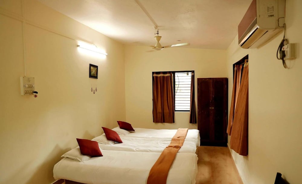 Family Room, Multiple Beds photo 2