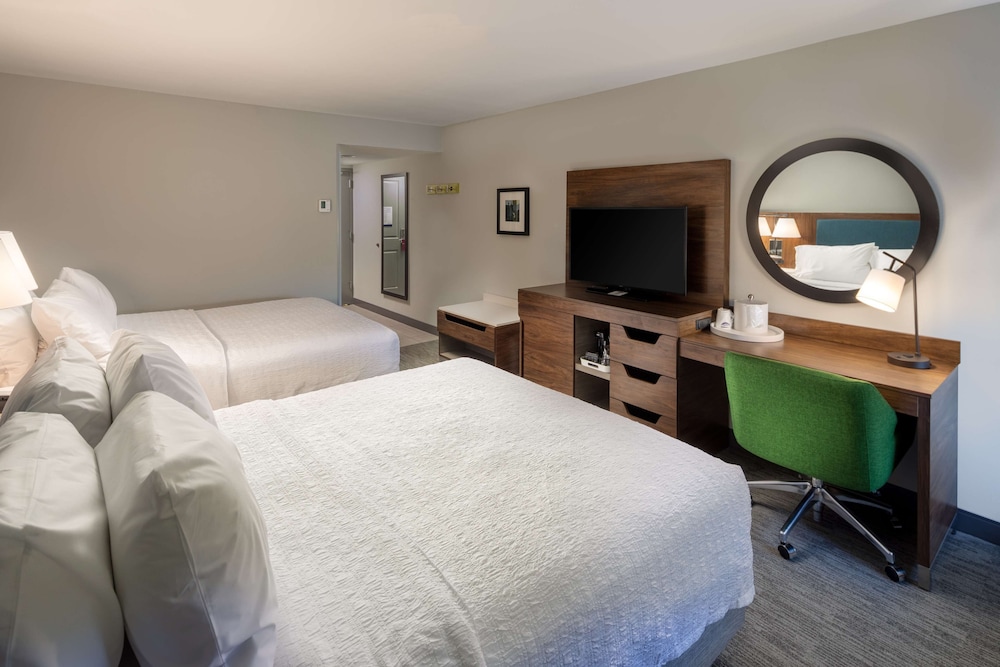 Room, 2 Queen Beds, Non Smoking - Photo 4