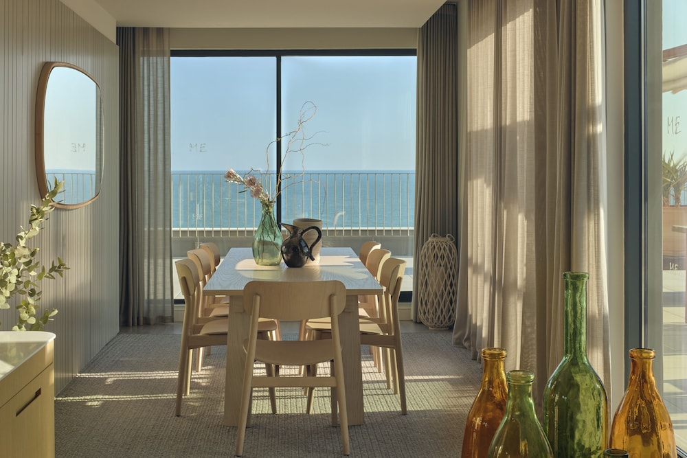 Ultimate ME + Suite Sea View photo 3