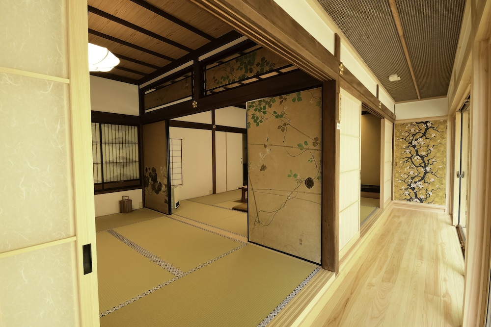 Japanese Style Superior Room with Pond View, Private Toilet, Non-Smoking photo 3