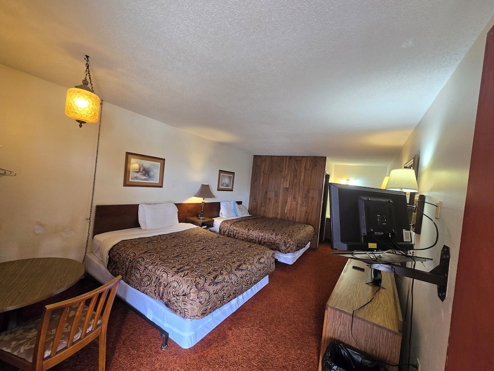 Room, 2 Queen Beds, Non Smoking - Photo 3