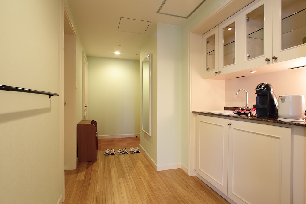 Premium Triple Room, Non Smoking with Welcome Lounge and Laundry Lounge Access