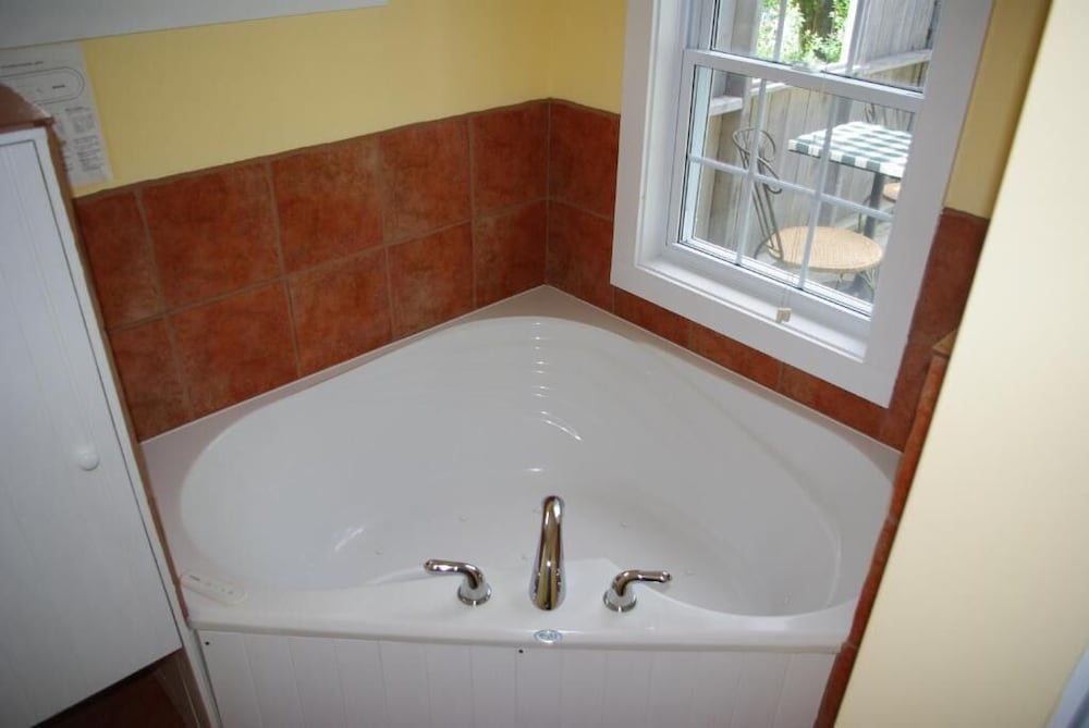 Suite - Photo 5