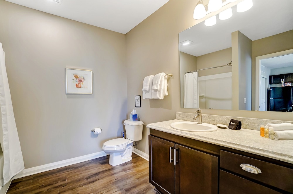 Downtown Designer 2BR Parking W D Gym Pool, Foto 7