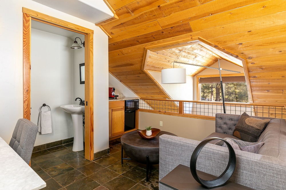 Suite, 1 King Bed, Terrace photo 2