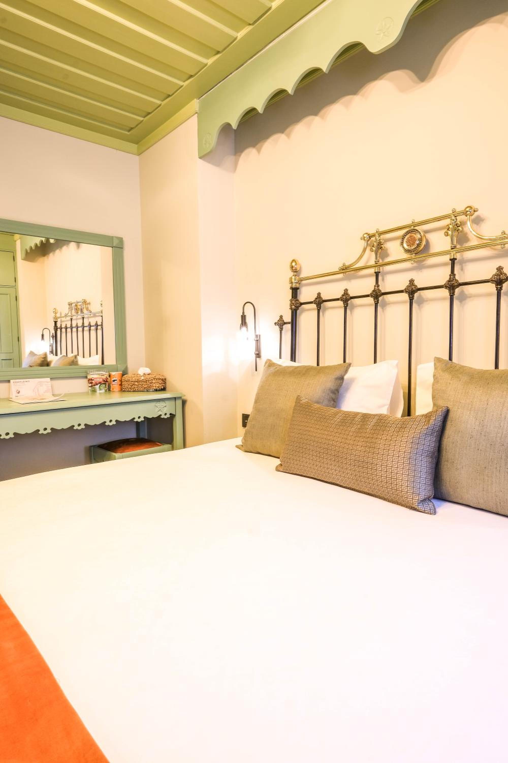 Deluxe Double Room - Photo 32