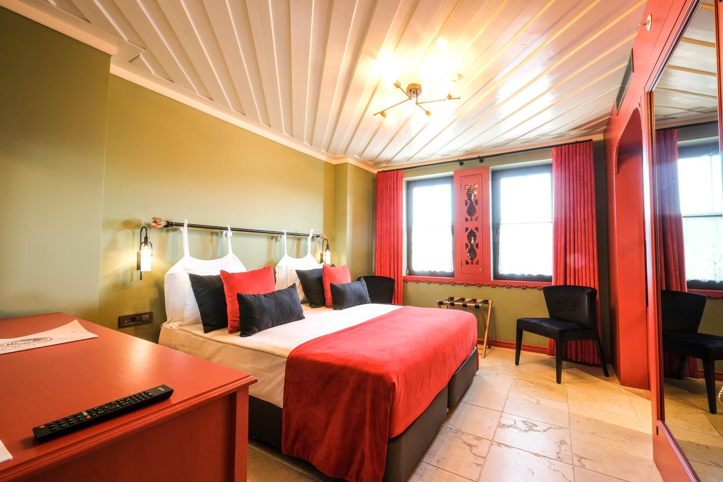 Deluxe Double Room - Photo 15