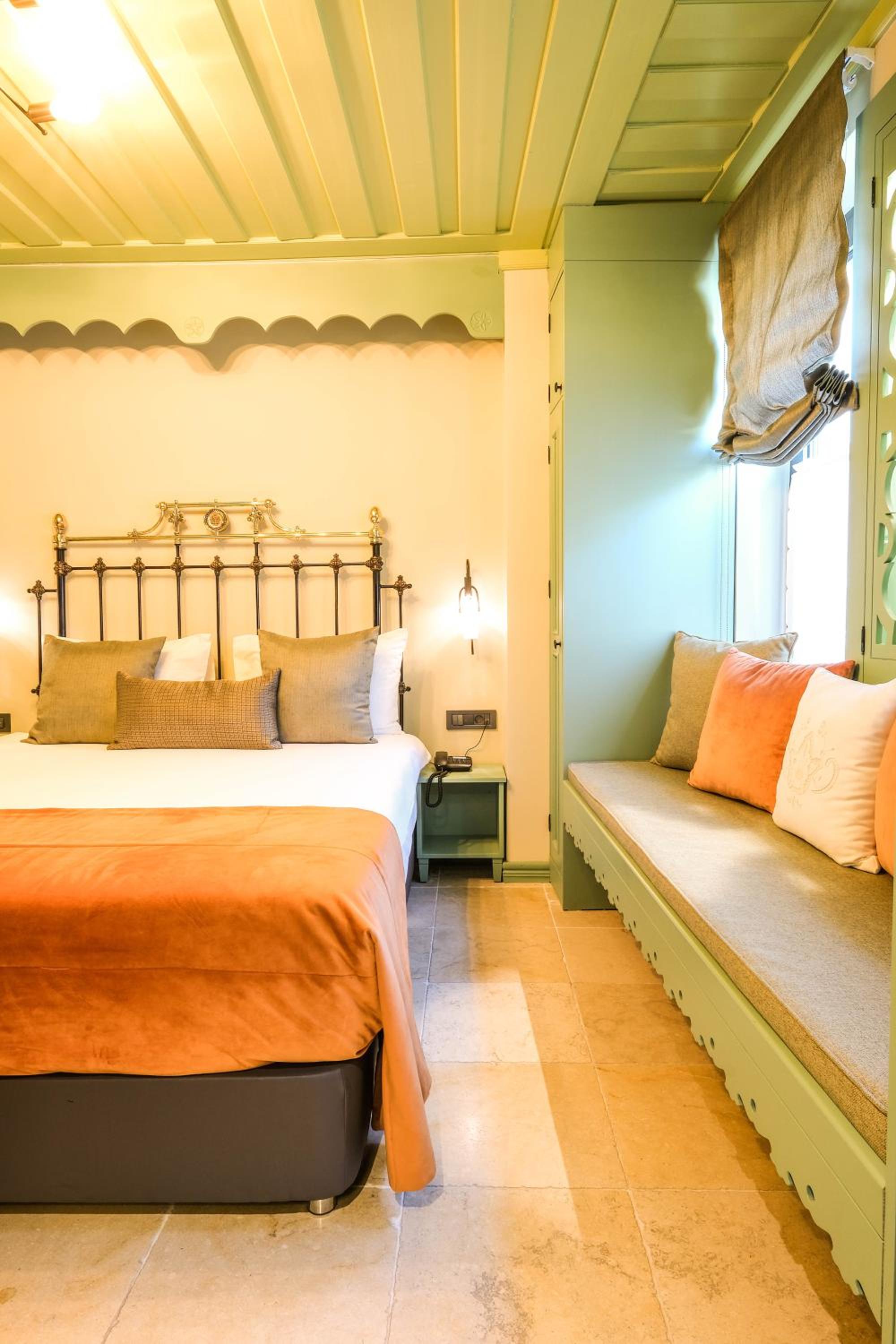 Deluxe Double Room - Photo 17