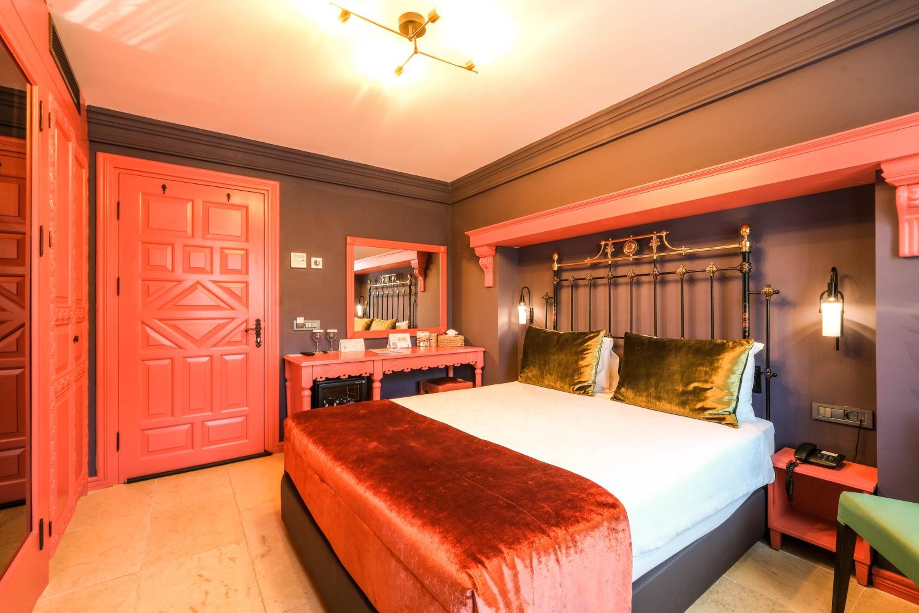 Deluxe Double Room - Photo 28