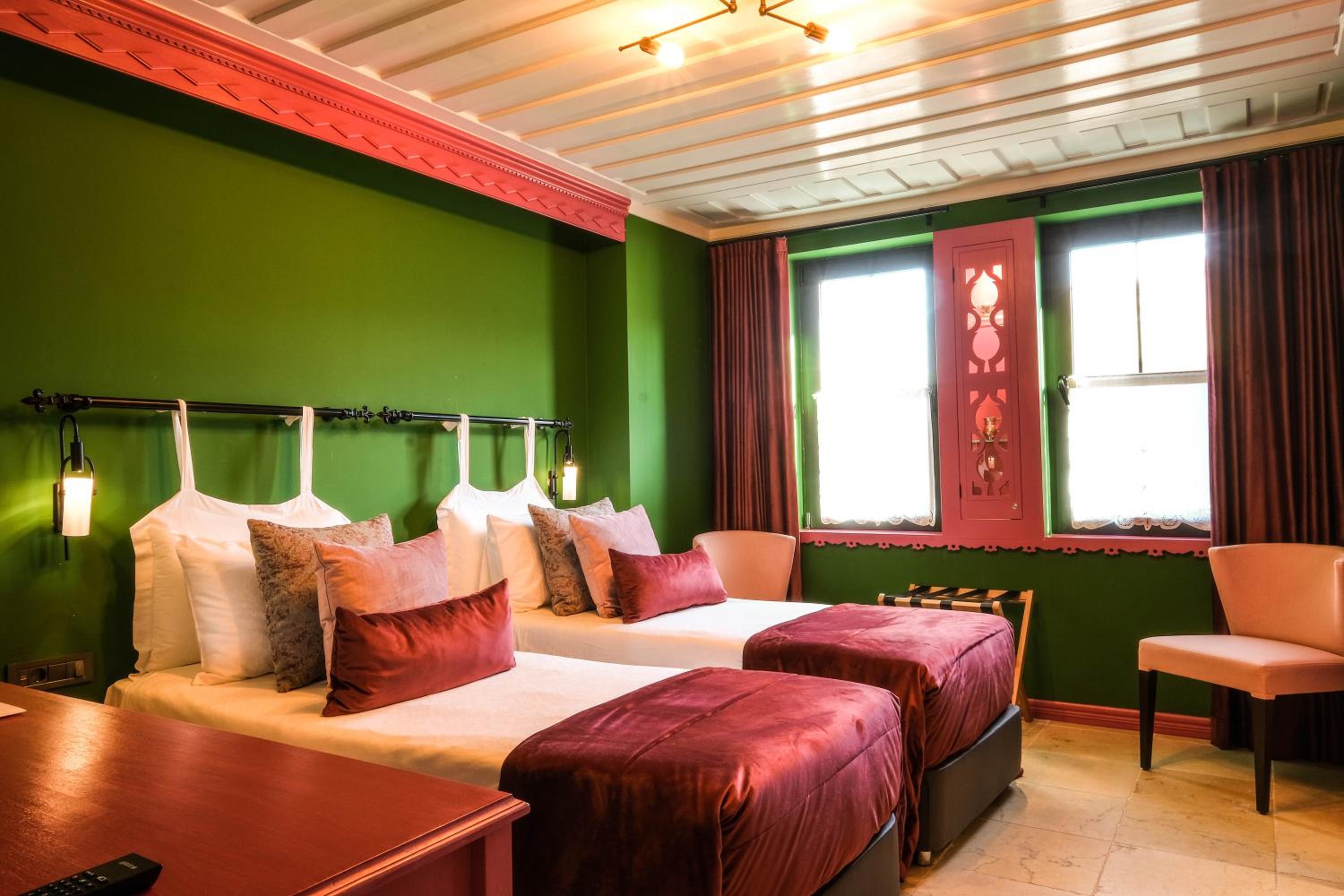 Deluxe Double Room - Photo 5