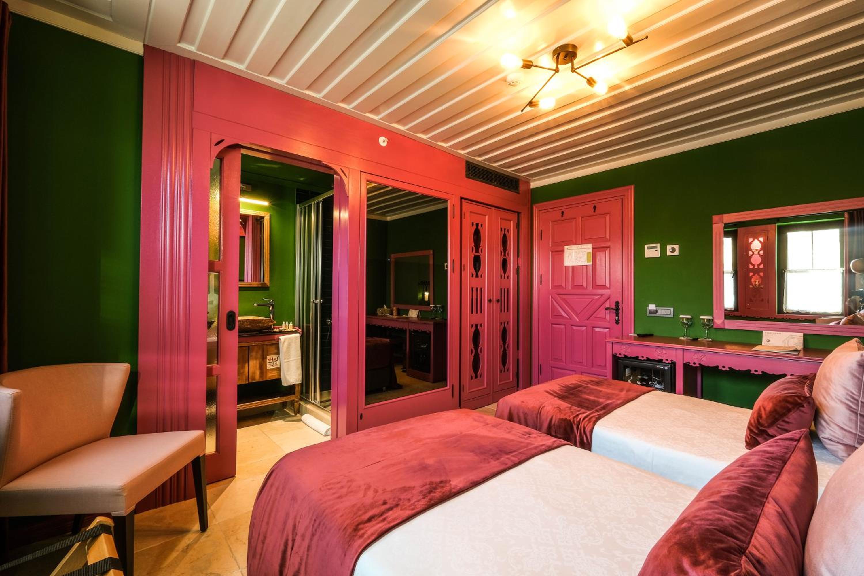 Deluxe Double Room - Photo 30