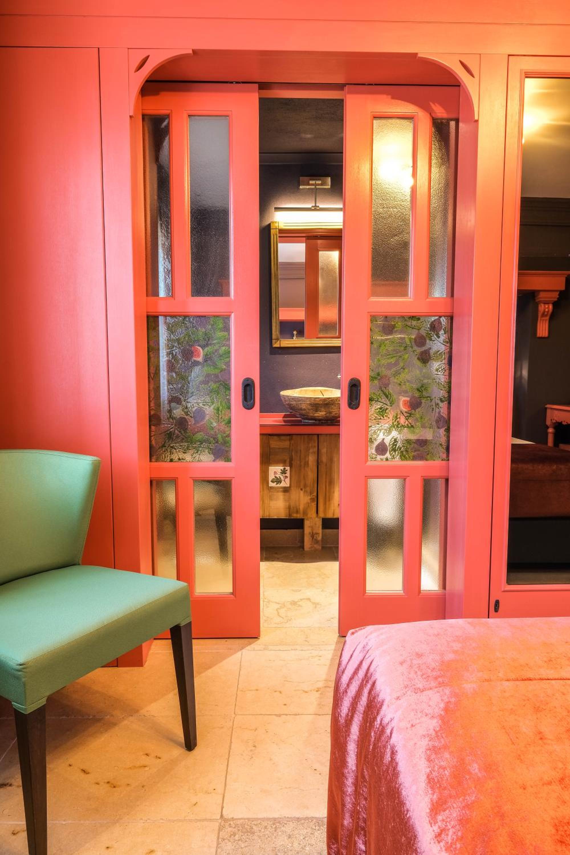 Deluxe Double Room - Photo 11