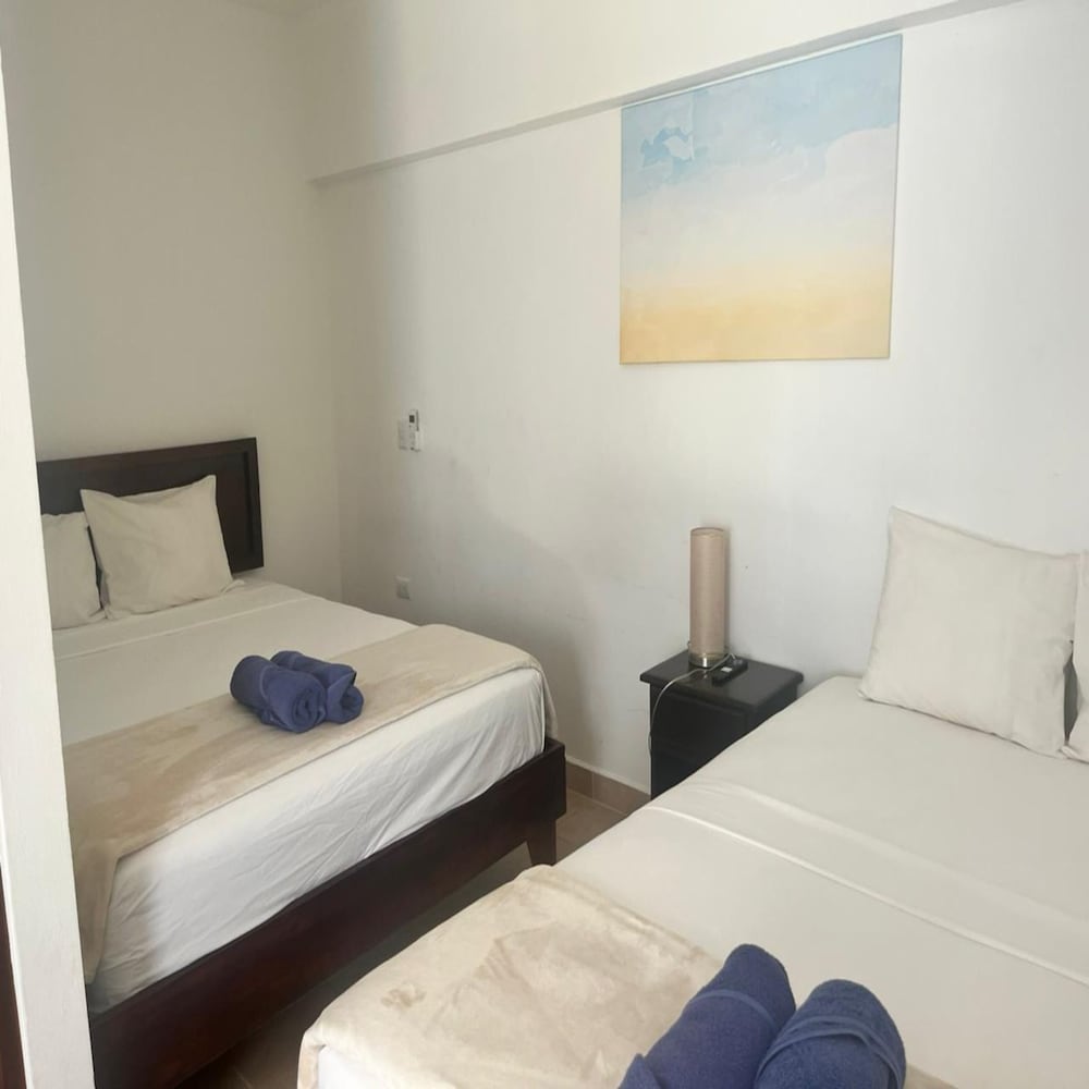 Standard Room 2 Queen Bed photo 2