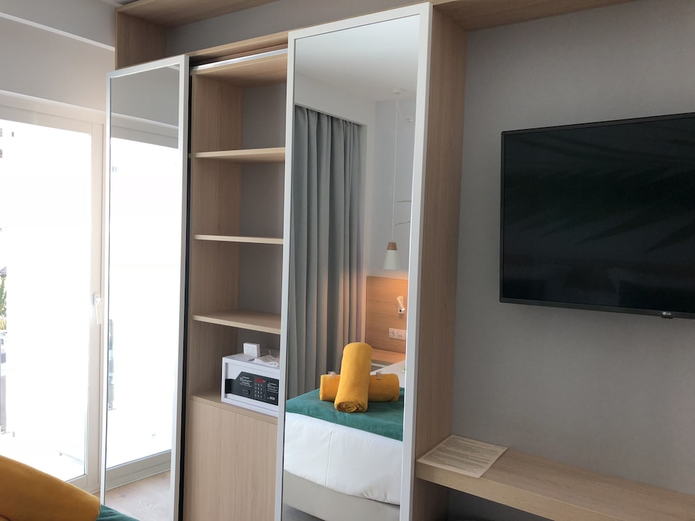 Economy Double Room Single Use (without balcony)