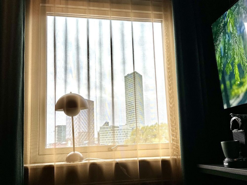 Studio Suite - Photo 15
