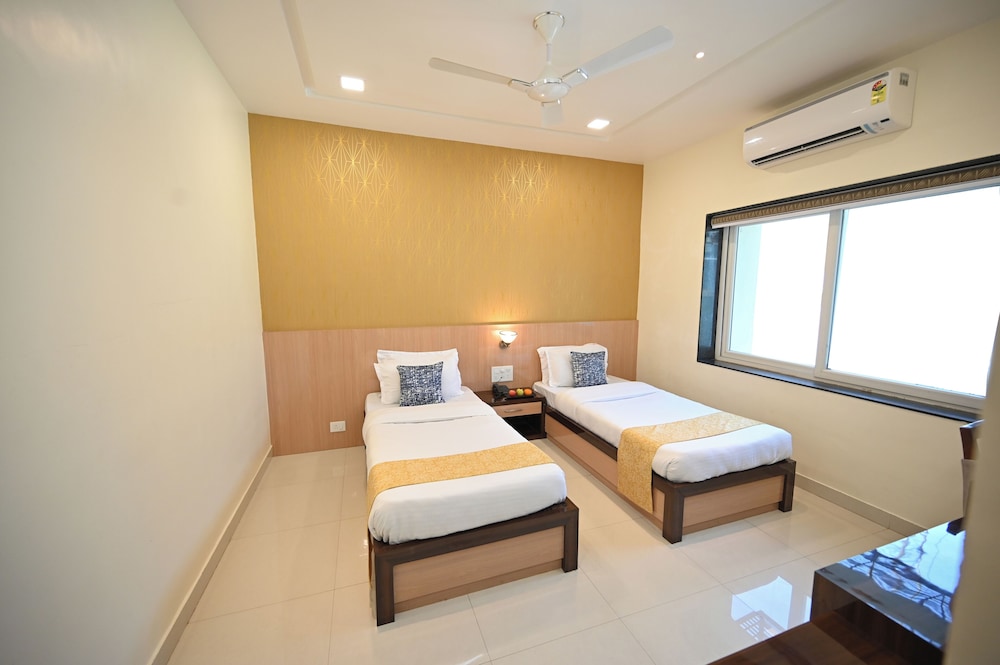 Executive Twin Room, 2 Twin Beds - Photo 1