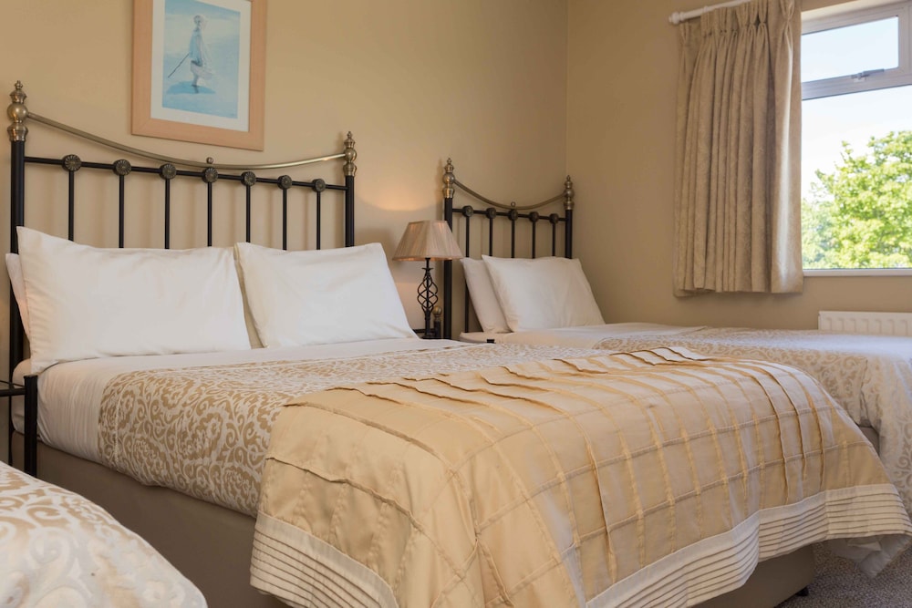 Triple Room, Ensuite photo 3