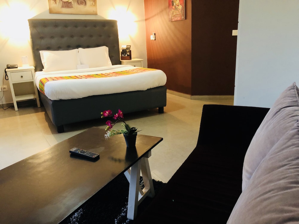 Superior Suite, Jetted Tub photo 3