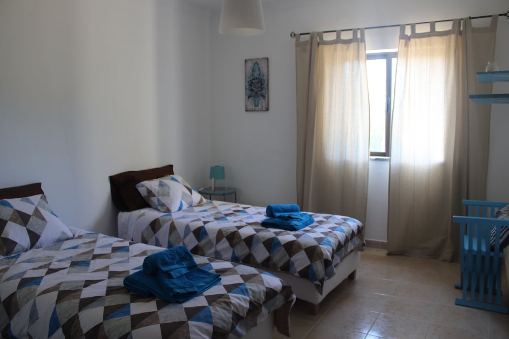 Room, 2 Twin Beds, Private Bathroom (Barriga) photo 3