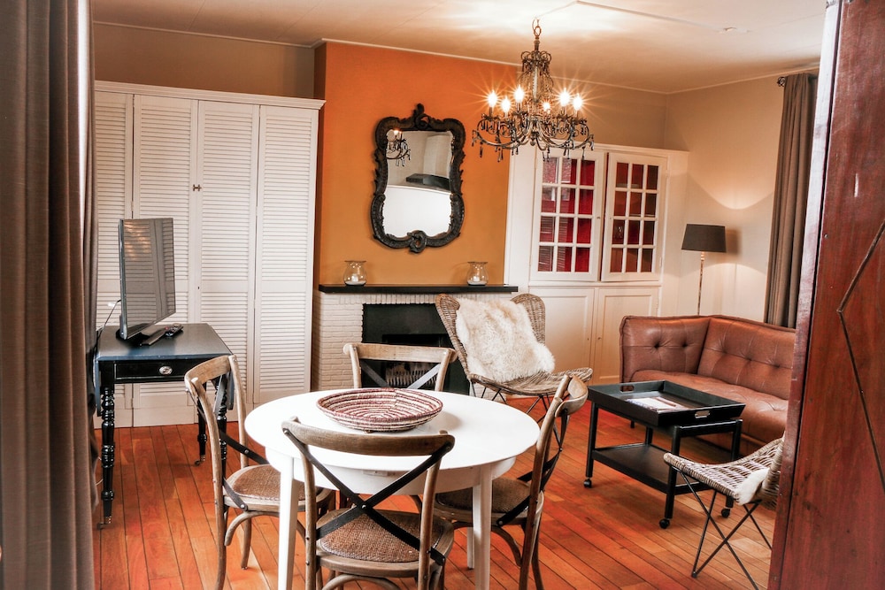 Romantic Suite with fireplace, Harbour view, Ground floor (Room 9, Annex)