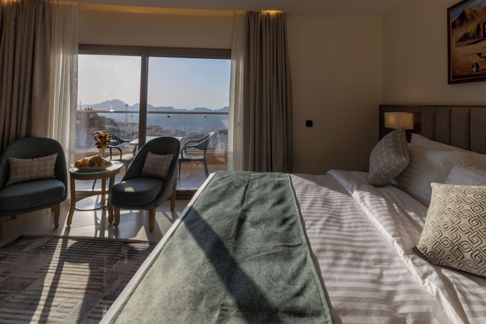 Deluxe Double Room, Balcony, Mountain View