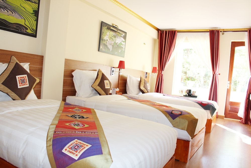 Superior Triple Room, No window photo 3