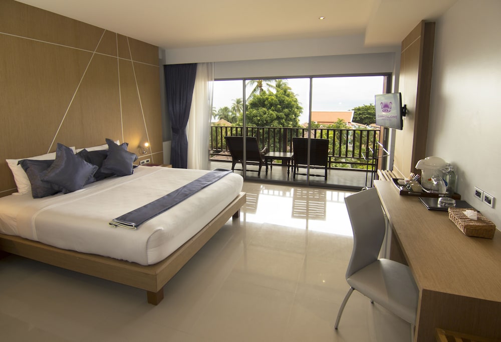Deluxe Room, Balcony - Photo 16