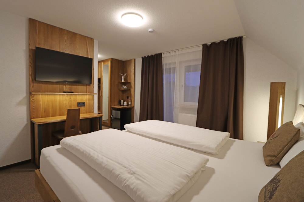 Deluxe Double Room, 1 King Bed, Non Smoking, Balcony