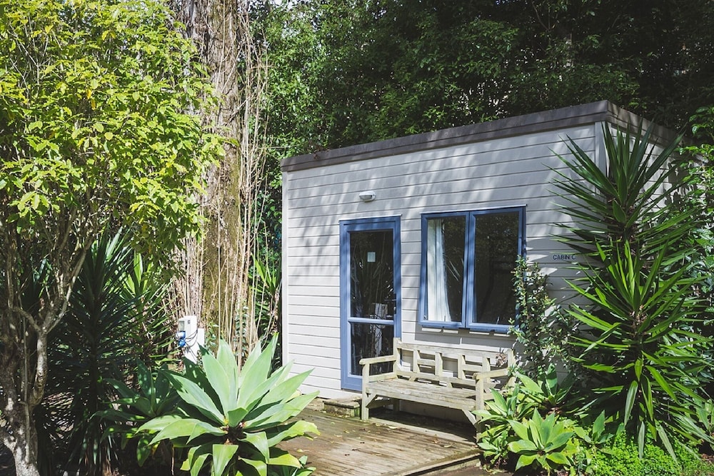 Standard Cabin, Shared Bathroom