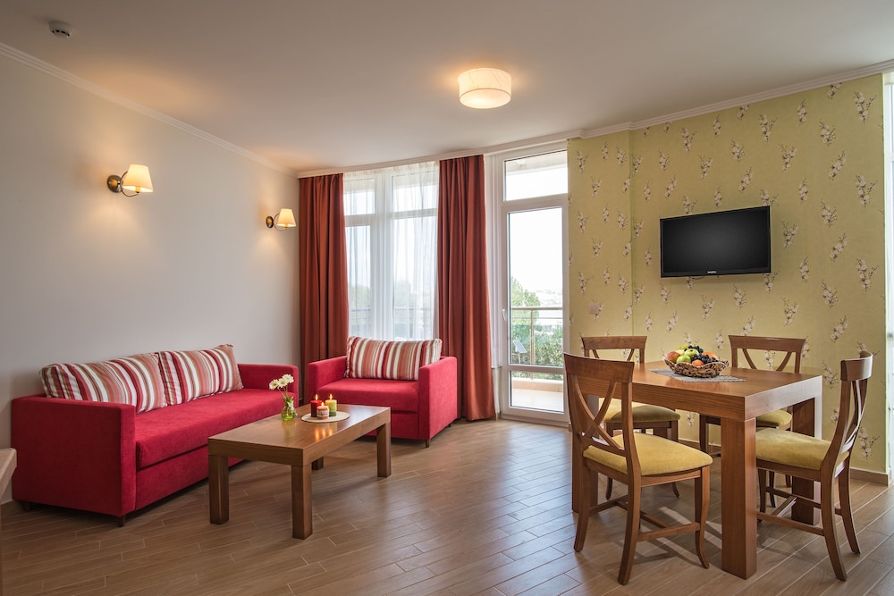 Family Apartment, Balcony