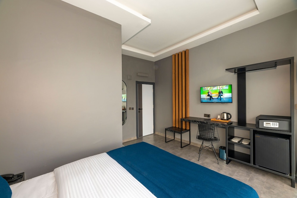 Deluxe Double or Twin Room, Balcony - Photo 3